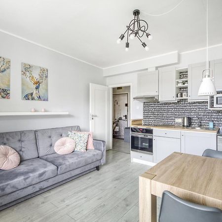 Gama Home Kondratowicza18 Warszawa Exteriör bild